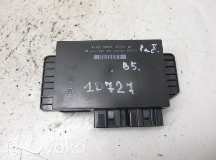 Volkswagen PASSAT B5 Door central lock control unit/module 