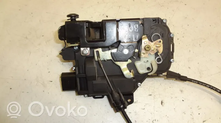 Volkswagen Bora Zamek drzwi przednich 601001020421P