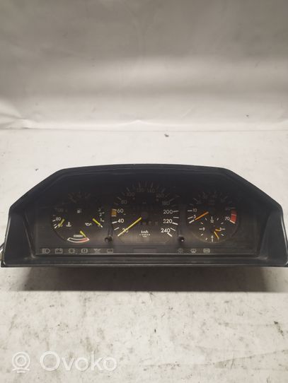 Mercedes-Benz E W124 Compteur de vitesse tableau de bord 87001180