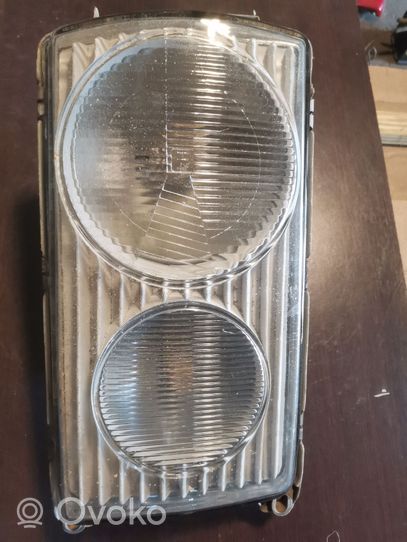 Mercedes-Benz 200 300 W123 Lampa przednia 117779RE