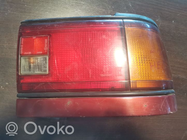 Toyota Corolla E80 Lampa tylna 7R017832