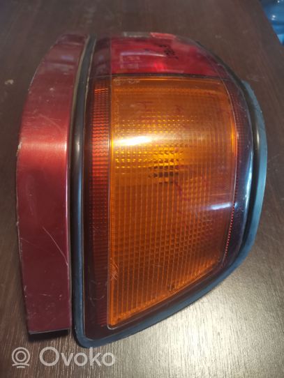 Toyota Corolla E80 Lampa tylna 7R017832