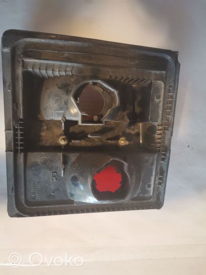 Audi 200 Lampy tylnej klapy bagażnika 443945226