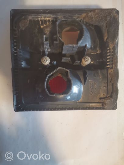 Audi 80 90 B2 Lampy tylnej klapy bagażnika 445945093