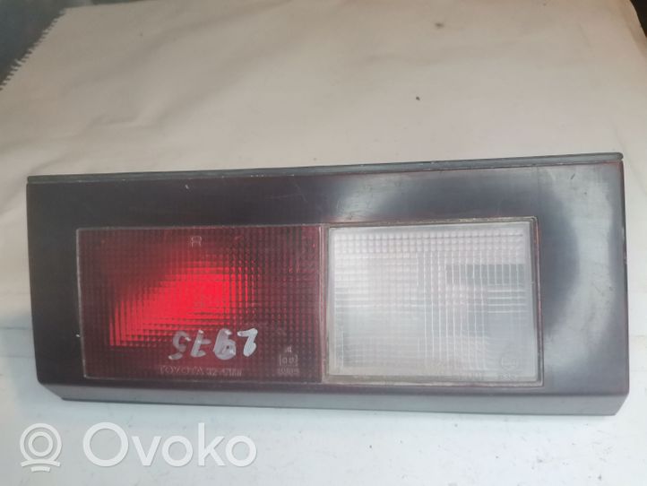 Toyota Camry Galinis žibintas kėbule 3251A