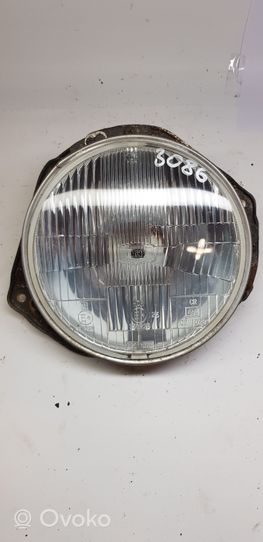 Isuzu Trooper Lampa przednia IKI1072