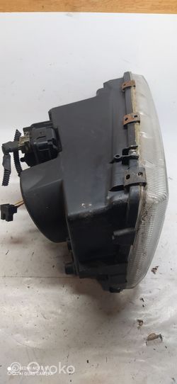 Volvo V70 Lampa przednia 002147341