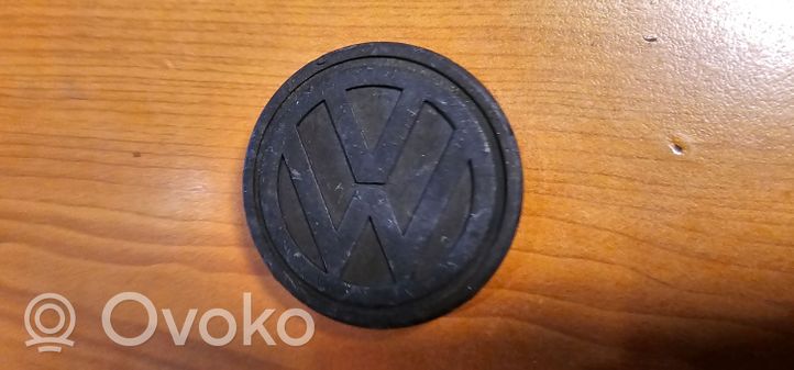 Volkswagen Golf I Original wheel cap 321601171B