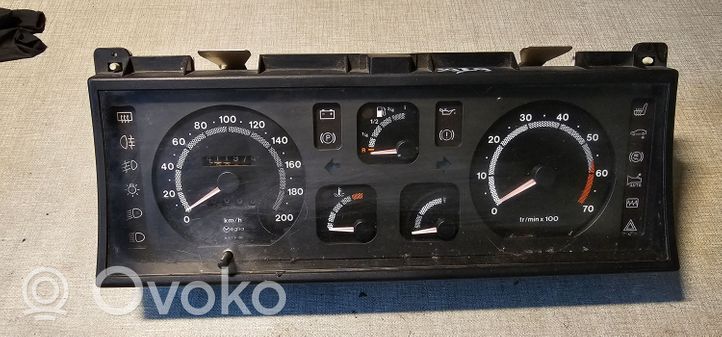 Renault Espace II Speedometer (instrument cluster) 19351698