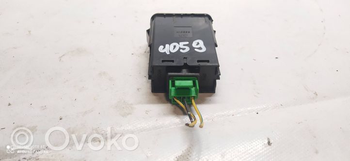 Honda CR-V Przycisk / Pokrętło regulacji świateł M10588