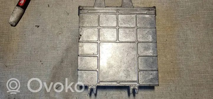 Volkswagen PASSAT B5 Sterownik / Moduł ECU 8D0907558