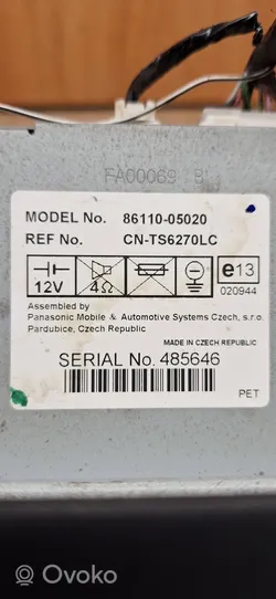 Toyota Avensis T250 Écran / affichage / petit écran 8611005020