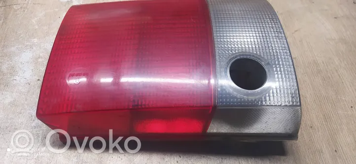 Audi 80 90 S2 B4 Lampy tylnej klapy bagażnika 8a0945094h