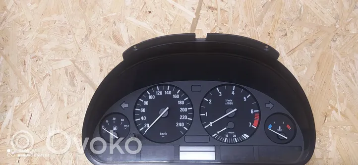 BMW 5 E39 Compteur de vitesse tableau de bord 62116907015