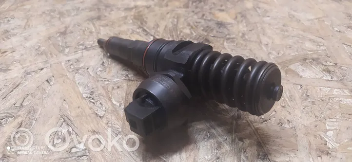 Volkswagen PASSAT B5 Injecteur de carburant 045130073t