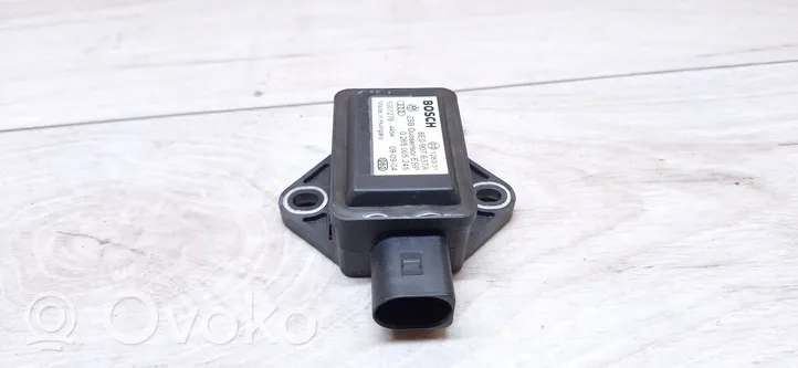 Volkswagen PASSAT B5.5 Sensore di imbardata accelerazione ESP 8E0907637A