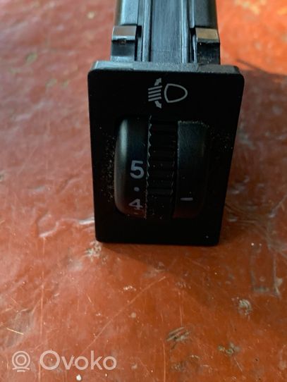 Toyota Avensis T250 Headlight level height control switch J035A03C