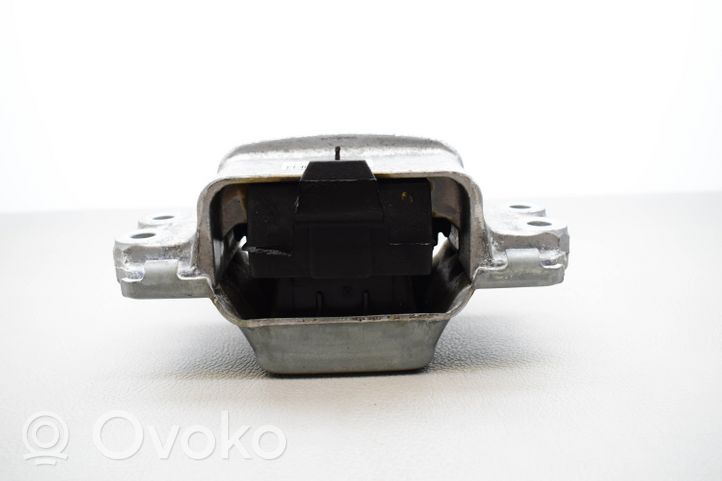 Audi Q3 8U Wspornik / Mocowanie silnika 5N0199555L