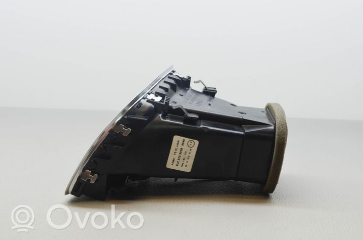 Audi Q3 8U Lango oro grotelės 8U2820902B