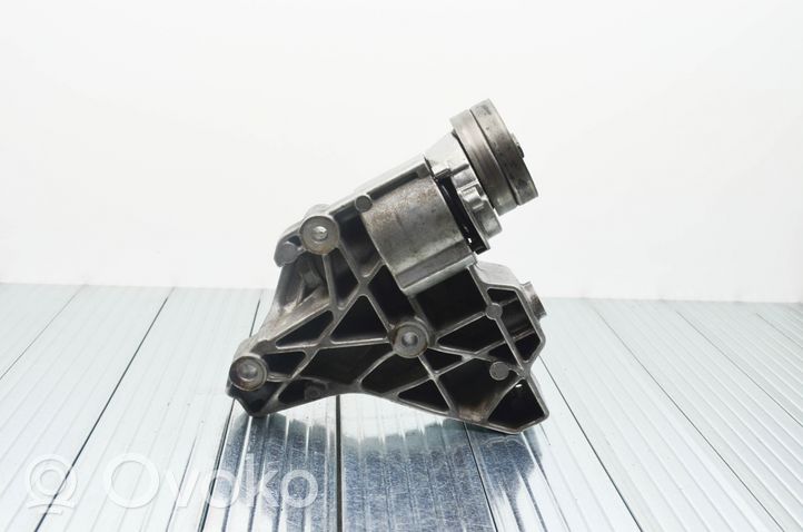 Volkswagen Tiguan Staffa di montaggio del compressore dell’A/C 03C903143B