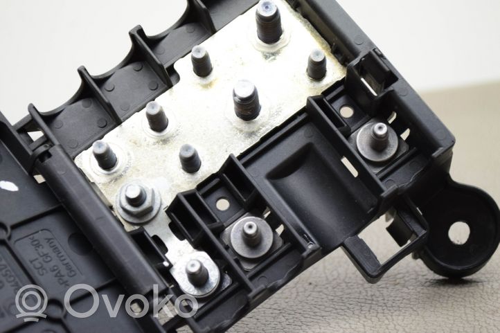 Audi A6 C7 Rėlių montavimo blokas 4G0937517