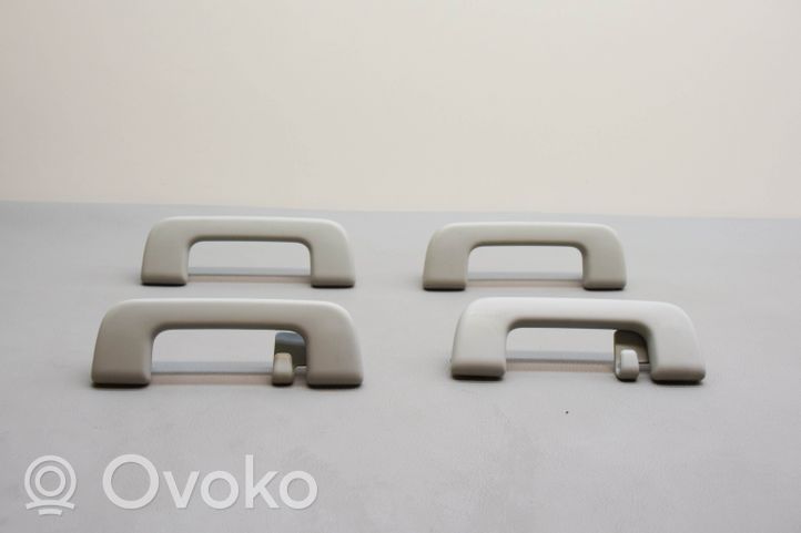 Toyota RAV 4 (XA40) Un set di maniglie per il soffitto 1746152130