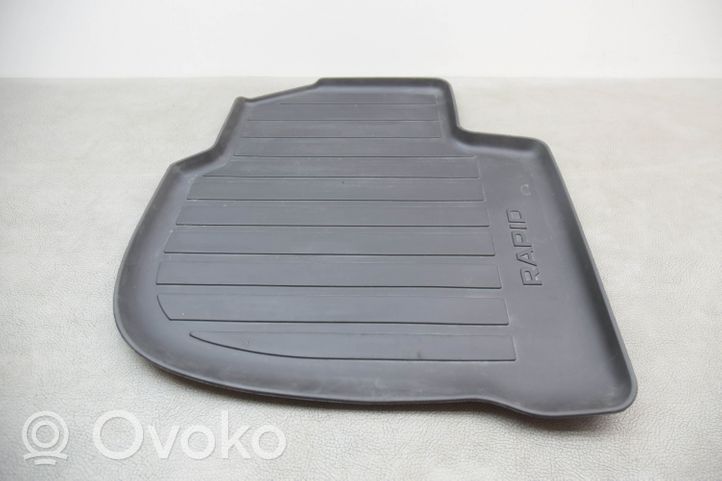 Skoda Rapid (NH) Kit tapis de sol auto 5JB061550