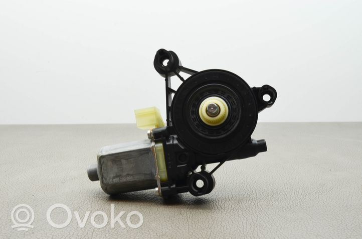 Skoda Karoq Galinis varikliukas langų pakėlėjo 5Q0959408A