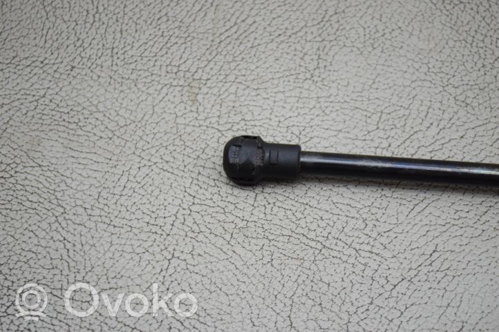 BMW 5 G30 G31 Tailgate/trunk/boot tension spring 7466664