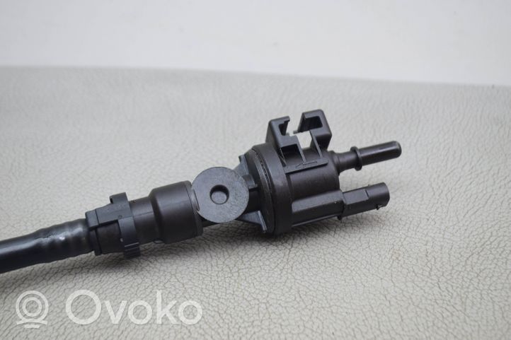 BMW X1 F48 F49 Huohotin/huohotinputki/letku 7621174