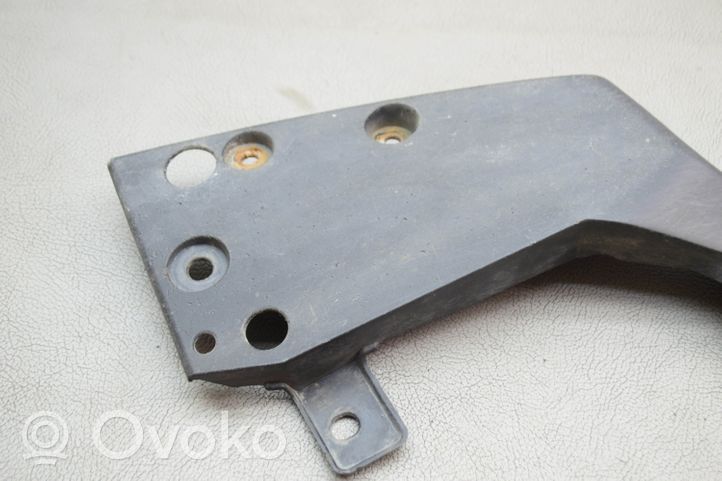 Toyota Prius (XW30) Moldura inferior del parachoques trasero 52010947020