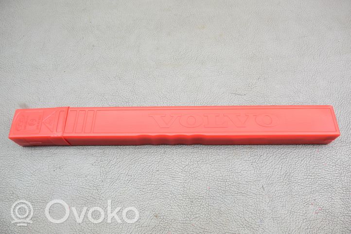 Volvo XC90 Boîte à outils 27R033996