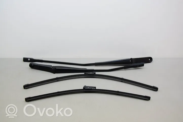 Audi A4 S4 B9 Windshield/front glass wiper blade 8W1955408