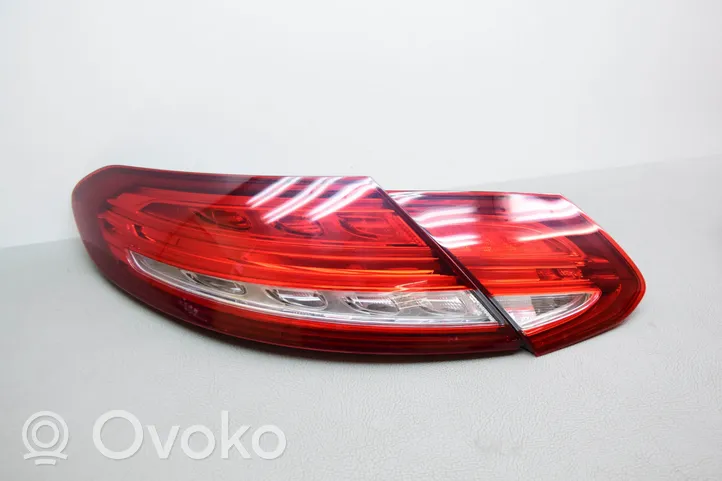 Mercedes-Benz C W205 Set di luci posteriori A2059065104