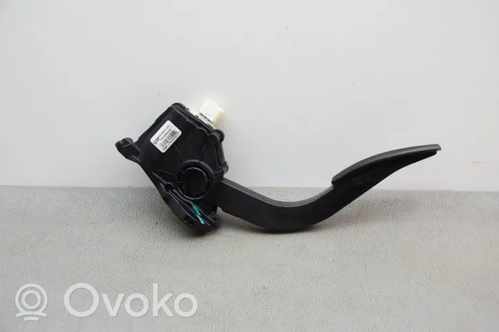 Opel Mokka X Pedal del acelerador 96892406