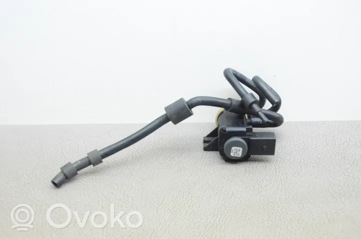 Volkswagen Touran III Brake central valve 1K0906627B