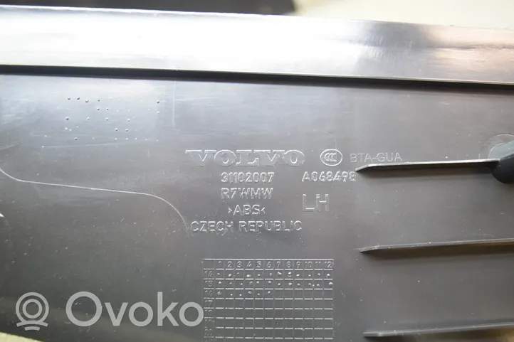 Volvo V60 D-pilarin verhoilu (alaosa) 31102007