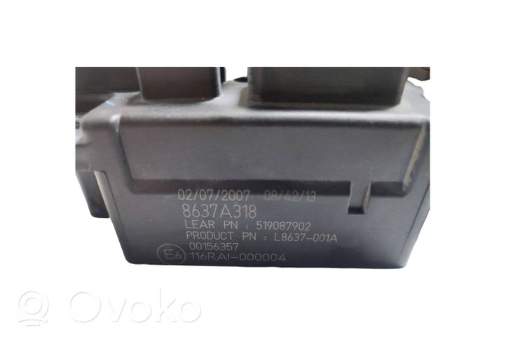 Mitsubishi Lancer X Módulo de fusible 8637A318