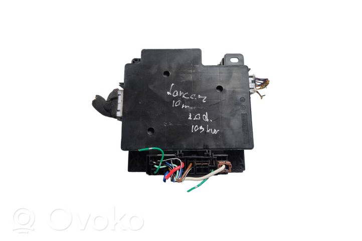 Mitsubishi Lancer X Module de fusibles 8637A318