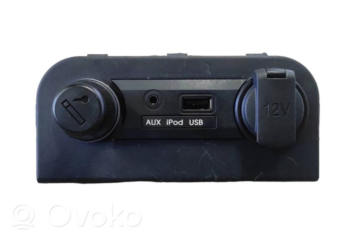 KIA Rio USB jungtis 1W000