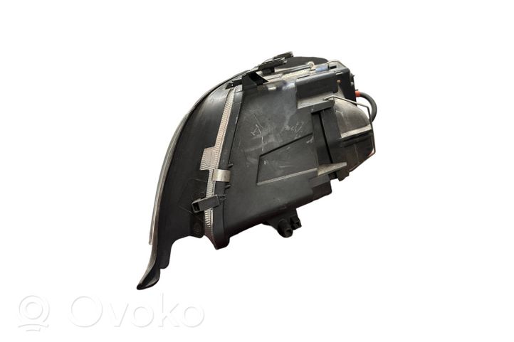 Audi A6 S6 C5 4B Lampa przednia 15592400