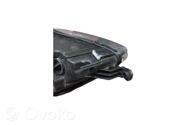 Volkswagen Golf Plus Lampa przednia 5M1941006B