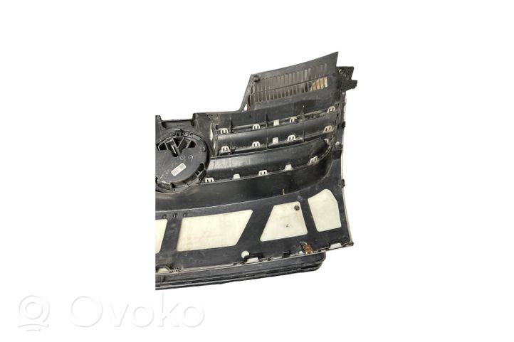 Volkswagen Golf V Maskownica / Grill / Atrapa górna chłodnicy 1K5853600