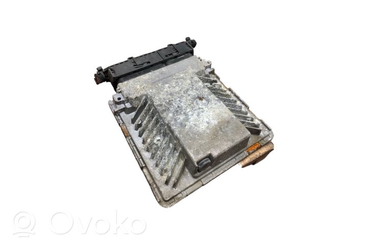 Volkswagen PASSAT B6 Sterownik / Moduł ECU 03G906018CE