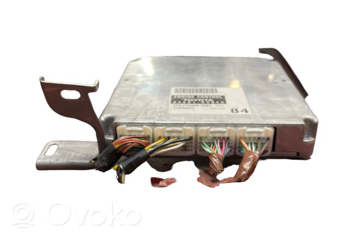 Toyota Avensis T250 Calculateur moteur ECU 8966105840