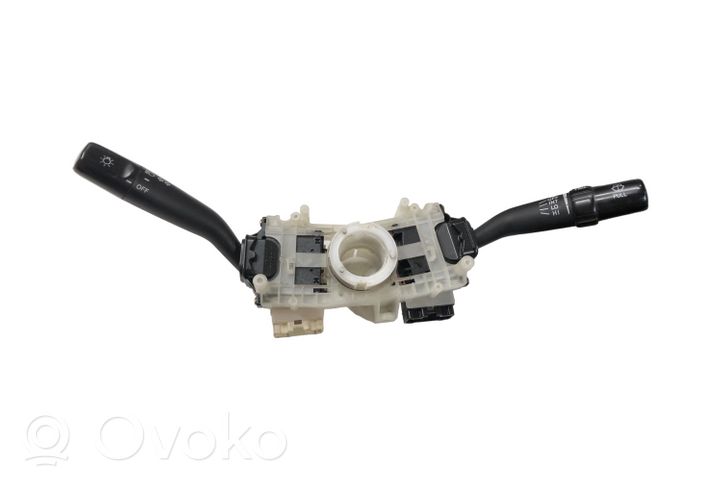 Toyota Hilux (N140, N150, N160, N170) Commodo de clignotant 843103D110