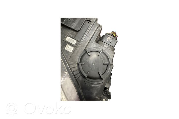 Ford Focus Lampa przednia BM5113W030CJ