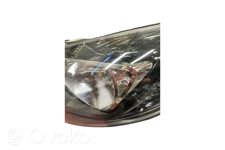 Ford Focus Lampa przednia BM5113W030CJ