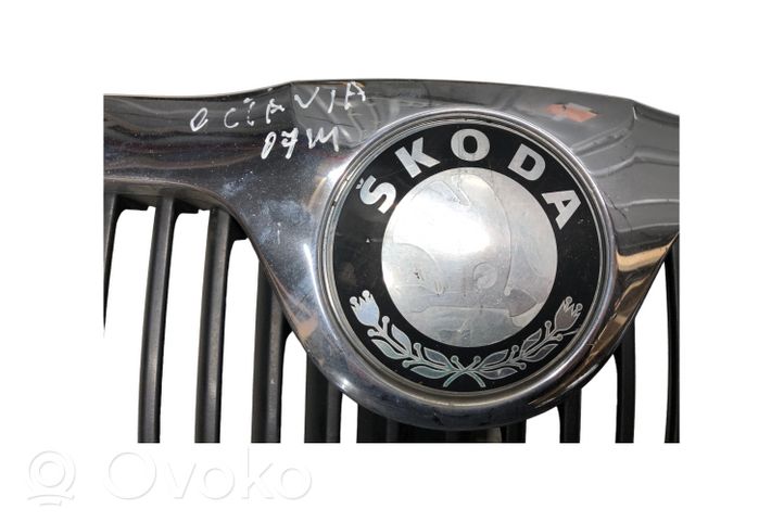 Skoda Octavia Mk2 (1Z) Grille de calandre avant 1Z0853668