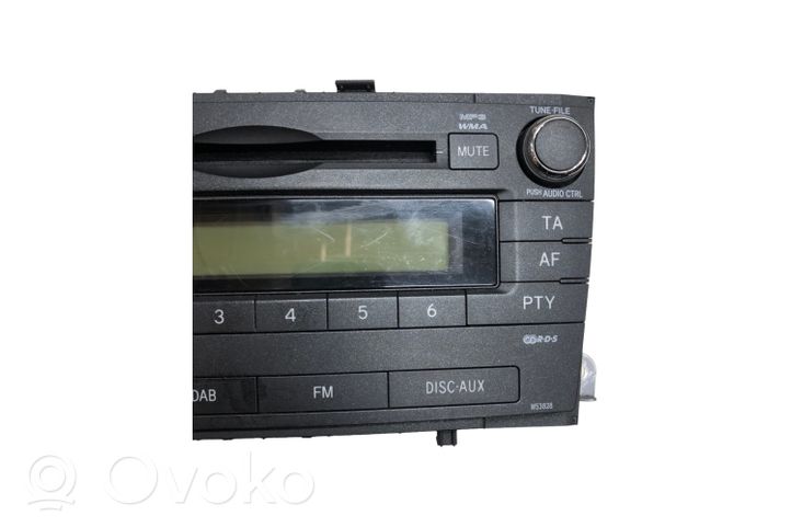 Toyota Avensis T270 Unité principale radio / CD / DVD / GPS 8612005150